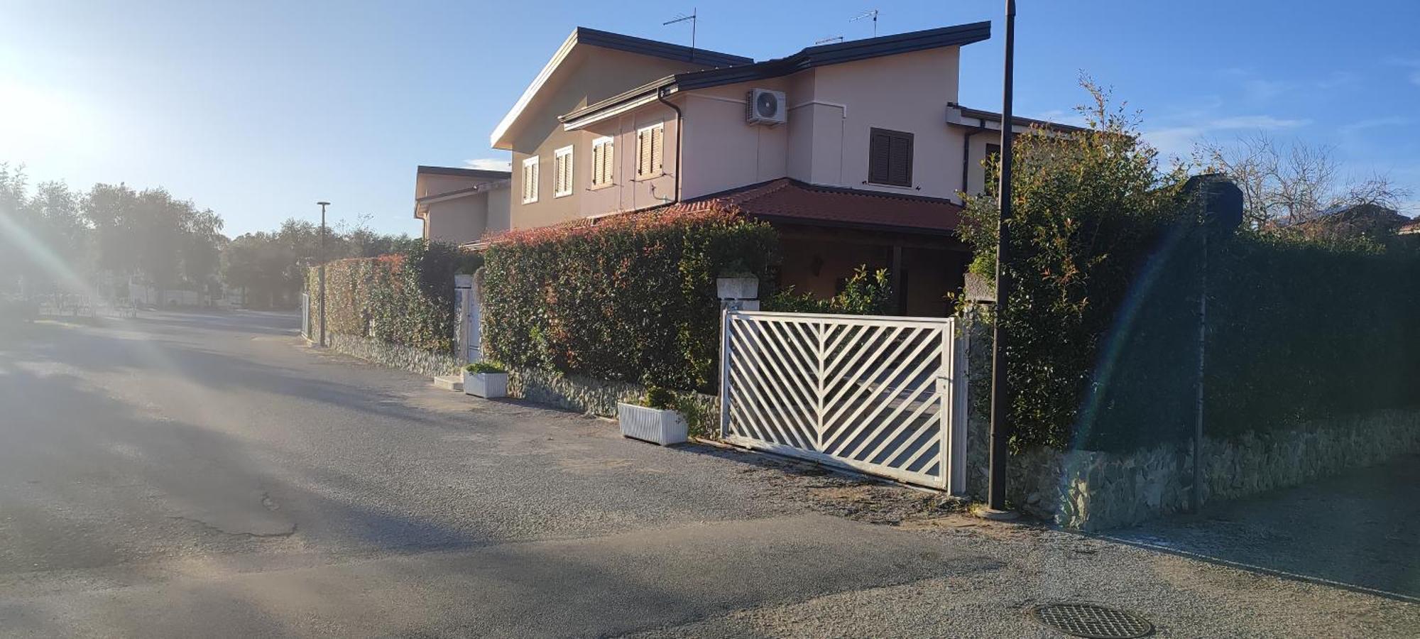Villetta Aurora Villaggio Porto Ada A 2 Passi Dal Mare Pizzo  Luaran gambar